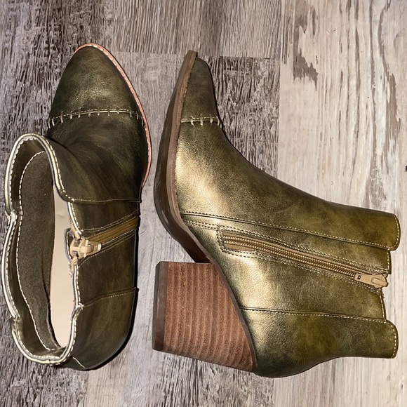 Coconuts by Matisse Elaine Gold Booties Womens Size 8M - Picture 6 of 10